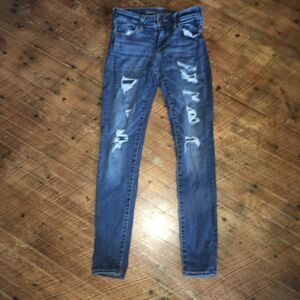 American Eagle distressed size 2 destroyed jeggings